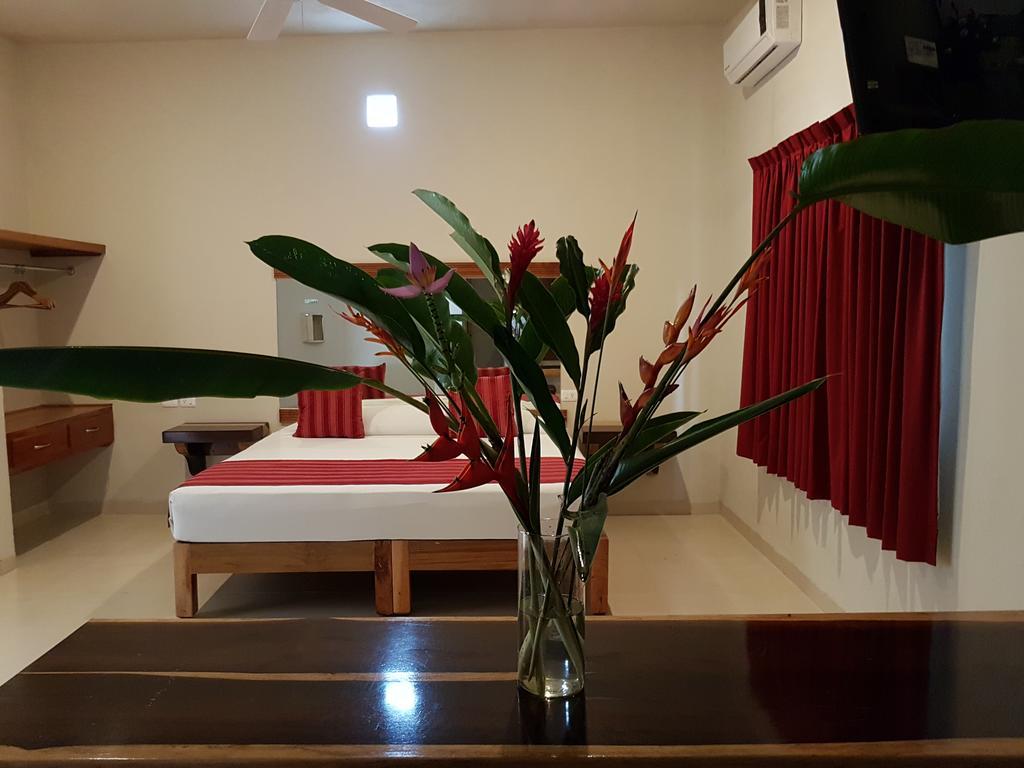 Auto Hotel Paraiso Inn ปาเลงเก ภายนอก รูปภาพ
