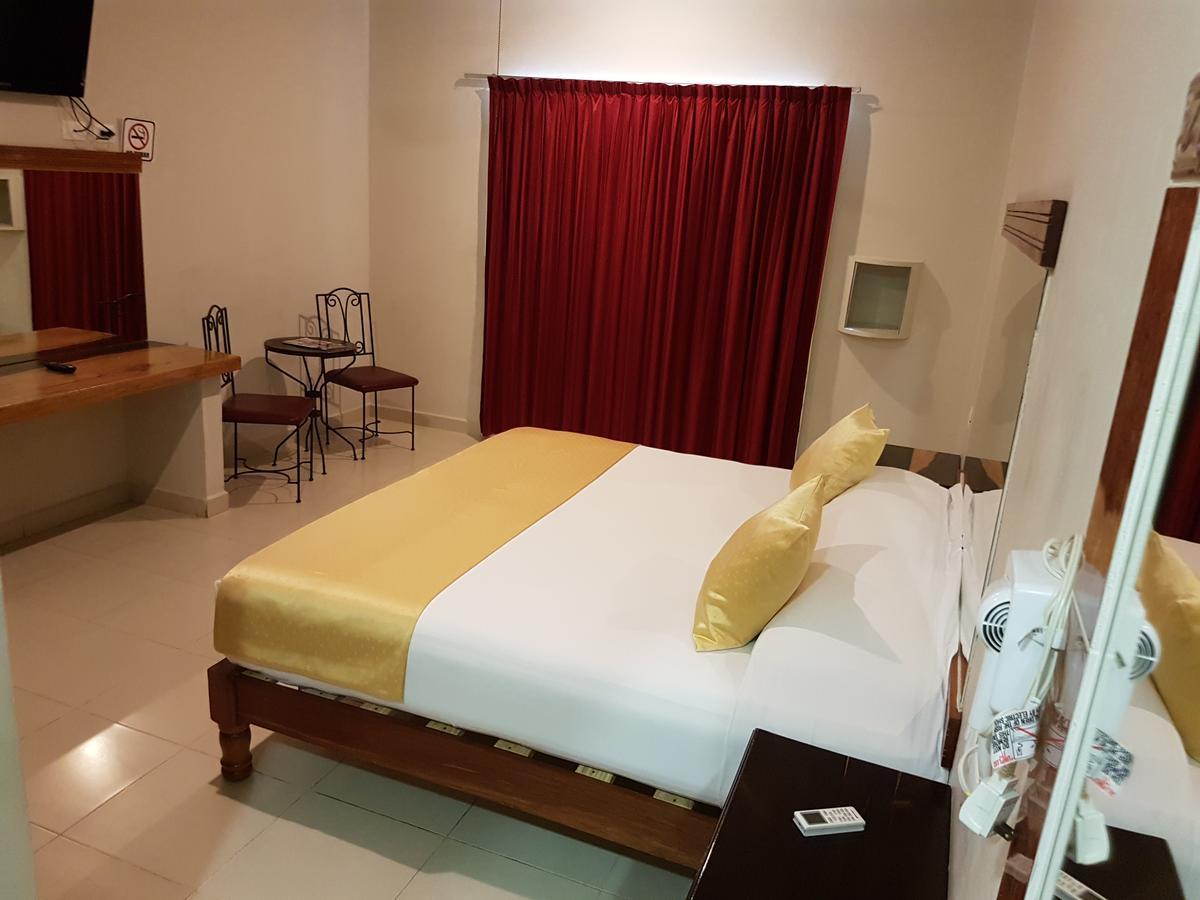 Auto Hotel Paraiso Inn ปาเลงเก ภายนอก รูปภาพ